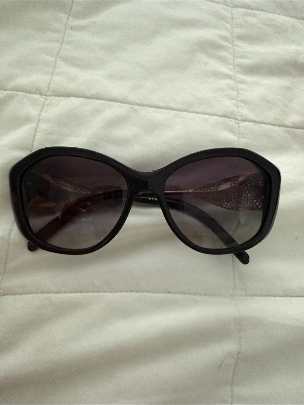 Burberry Black Oversized Women's Sunglasses with Gradient Lenses